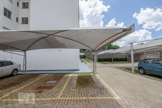 Garagem de apartamento para alugar com 2 quartos, 47m² em Marajó, Belo Horizonte