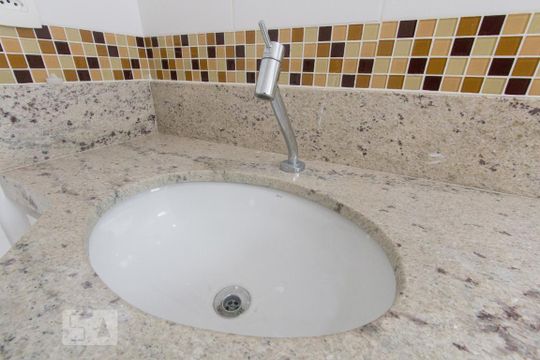 Banheiro de apartamento à venda com 1 quarto, 50m² em Vila Isabel, Rio de Janeiro