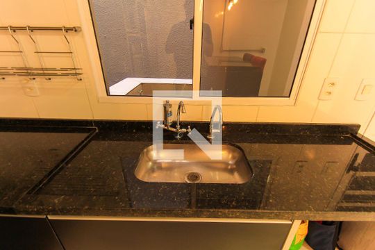 Cozinha de casa de condomínio para alugar com 3 quartos, 150m² em Chácara Mafalda, São Paulo