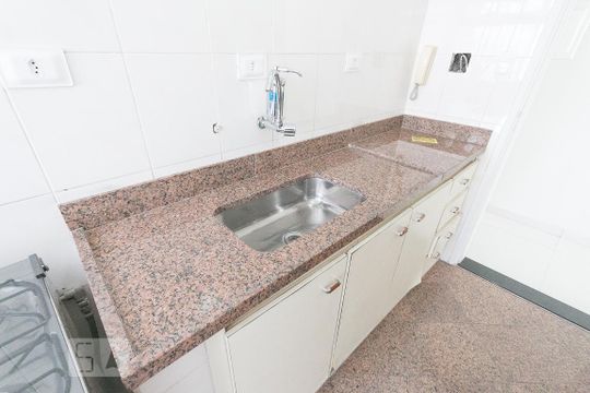 Cozinha  de apartamento para alugar com 2 quartos, 57m² em Vila da Saúde, São Paulo