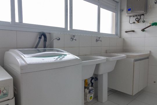 Área de Serviço de apartamento à venda com 4 quartos, 266m² em Jardim Taquaral, São Paulo