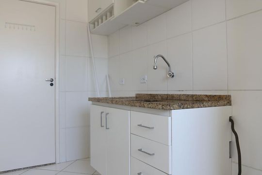 Cozinha de apartamento à venda com 2 quartos, 50m² em Km 18, Osasco
