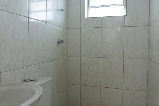 Banheiro de apartamento para alugar com 1 quarto, 40m² em Vila Constança, São Paulo