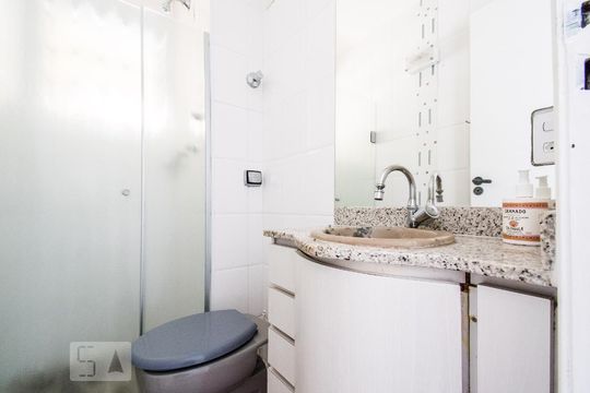 Banheiro de apartamento à venda com 2 quartos, 56m² em Vila Mariana, São Paulo