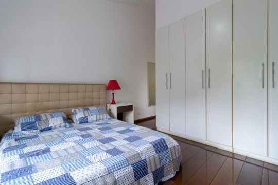 Suíte 1 de casa de condomínio à venda com 4 quartos, 430m² em Vila Nova Caledônia, São Paulo