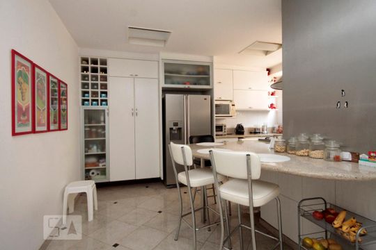 Cozinha de apartamento à venda com 3 quartos, 200m² em Santa Cecília, São Paulo