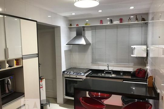 Cozinha de apartamento para alugar com 3 quartos, 115m² em Vila Ipojuca, São Paulo
