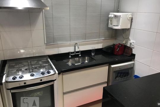 Cozinha de apartamento para alugar com 3 quartos, 115m² em Vila Ipojuca, São Paulo