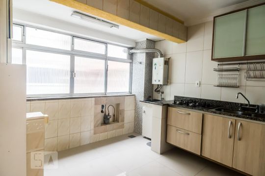 Cozinha de apartamento para alugar com 2 quartos, 60m² em Centro Histórico, Porto Alegre