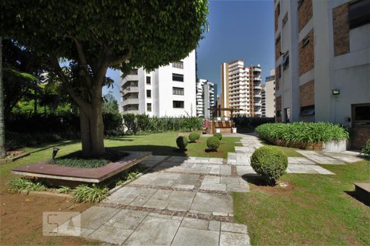 Área comum de apartamento à venda com 6 quartos, 350m² em Vila Suzana, São Paulo