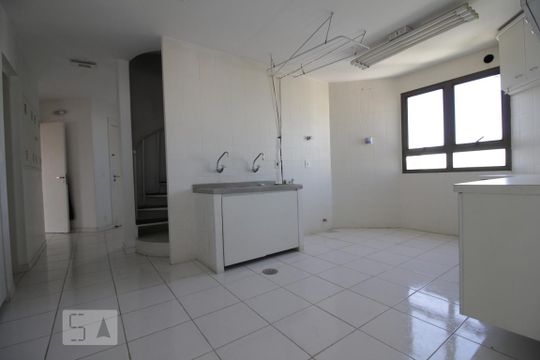 Área de serviço de apartamento à venda com 6 quartos, 350m² em Vila Suzana, São Paulo