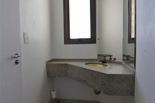 Lavabo de apartamento à venda com 6 quartos, 350m² em Vila Suzana, São Paulo