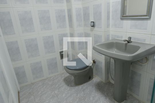Banheiro de apartamento para alugar com 2 quartos, 63m² em Pinheiros, São Paulo