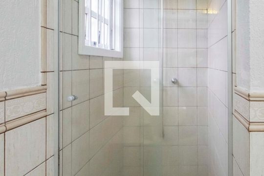 Banheiro da Suíte de casa à venda com 4 quartos, 242m² em Centro, Canoas