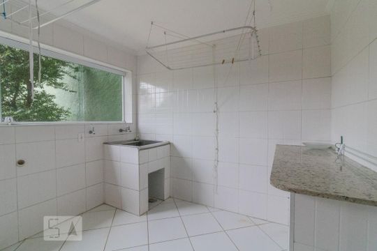 Área de serviço de casa à venda com 3 quartos, 500m² em Vila Valparaíso, Santo André