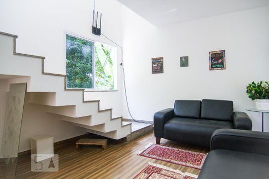 Sala de casa para alugar com 3 quartos, 110m² em Recreio dos Bandeirantes, Rio de Janeiro