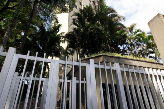 Fachada de apartamento à venda com 2 quartos, 107m² em Vila Suzana, São Paulo