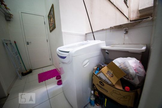 Área de serviço de apartamento para alugar com 2 quartos, 70m² em São Domingos, Niterói