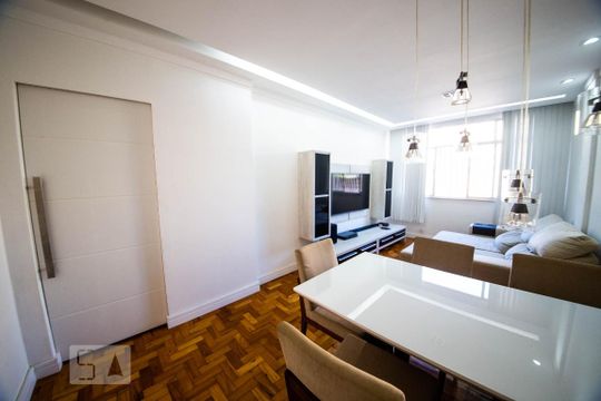 Sala de apartamento para alugar com 2 quartos, 70m² em São Domingos, Niterói