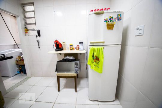 Cozinha de apartamento para alugar com 2 quartos, 70m² em São Domingos, Niterói