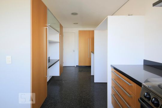 Cozinha de apartamento à venda com 3 quartos, 215m² em Sumaré, São Paulo