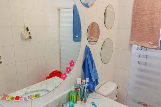 Banheiro Social de apartamento à venda com 4 quartos, 134m² em Jardim Arpoador, São Paulo