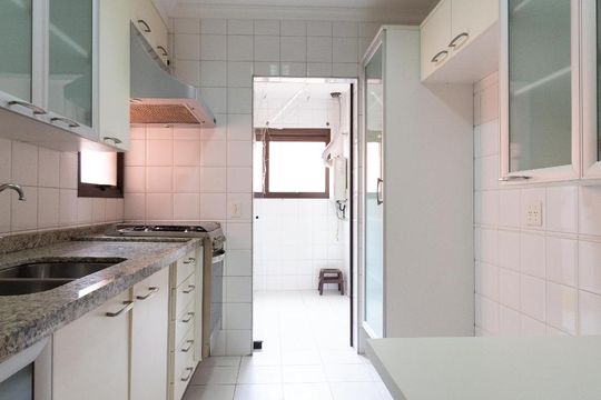 Cozinha de apartamento à venda com 3 quartos, 290m² em Santo Amaro, São Paulo