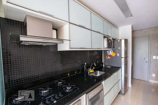 Cozinha de apartamento à venda com 2 quartos, 105m² em Vila Santa Catarina, São Paulo