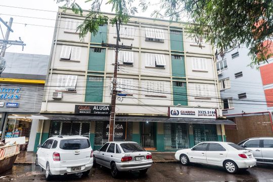 Fachada de apartamento para alugar com 1 quarto, 45m² em São João, Porto Alegre