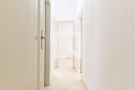Corredor de casa para alugar com 3 quartos, 168m² em Parque Jabaquara, São Paulo