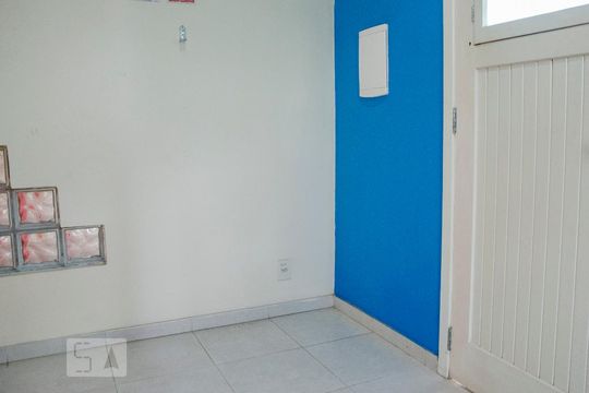 Sala de casa para alugar com 1 quarto, 100m² em São José, Canoas