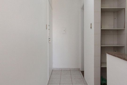 Corredor de kitnet/studio para alugar com 1 quarto, 36m² em Bela Vista, São Paulo