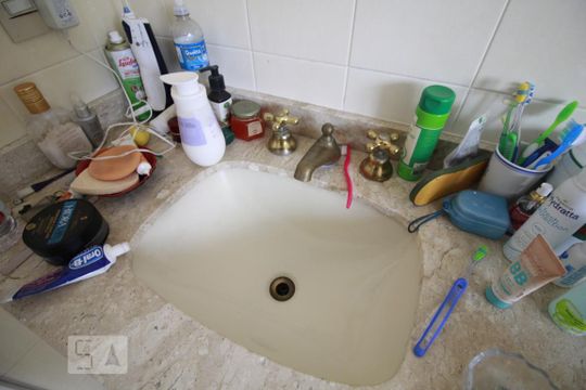 Pia de apartamento à venda com 3 quartos, 300m² em Real Parque, São Paulo