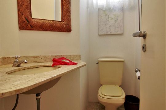 Lavabo de apartamento à venda com 3 quartos, 300m² em Real Parque, São Paulo