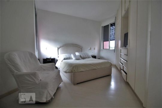 Suíte 1 de apartamento à venda com 3 quartos, 300m² em Real Parque, São Paulo