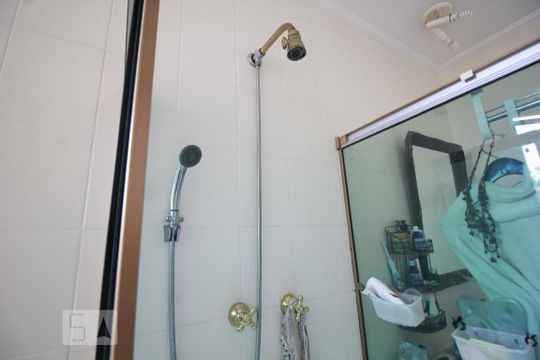 Chuveiro de apartamento à venda com 3 quartos, 300m² em Real Parque, São Paulo