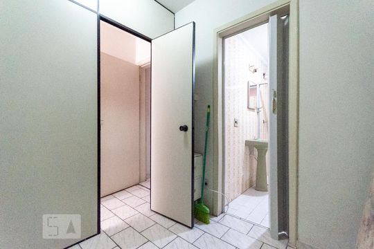 Cômodo para o Banheiro de kitnet/studio para alugar com 1 quarto, 30m² em Centro, Campinas