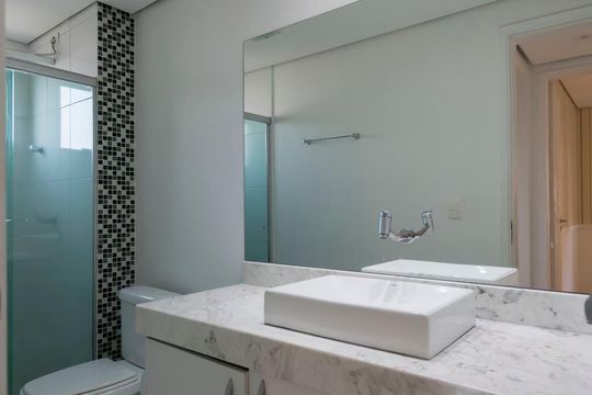 Banheiro de apartamento à venda com 2 quartos, 64m² em Jardim Patente Novo, São Paulo