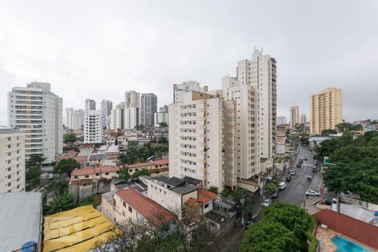 Vista de apartamento à venda com 2 quartos, 47m² em Vila Gumercindo, São Paulo