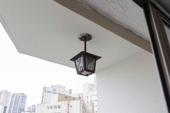 Varanda (Lustre) de apartamento à venda com 2 quartos, 47m² em Vila Gumercindo, São Paulo