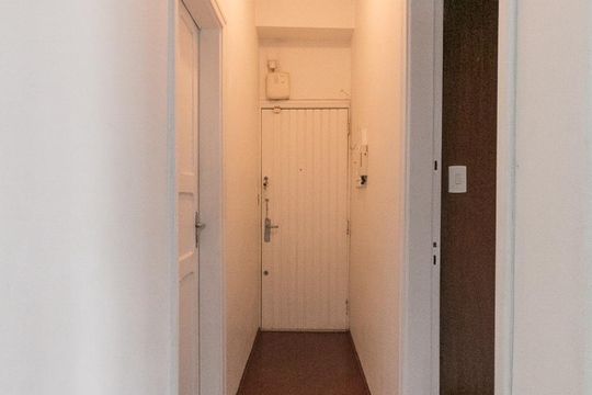 Corredor  de apartamento para alugar com 1 quarto, 57m² em Aclimação, São Paulo