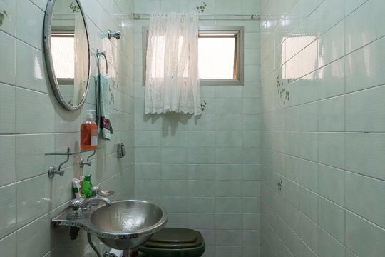 1o. Andar - Lavabo de casa à venda com 4 quartos, 450m² em Vila Moinho Velho, São Paulo