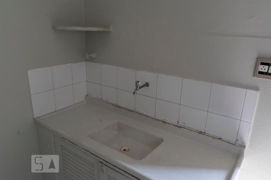 Cozinha (Torneira) de apartamento para alugar com 1 quarto, 67m² em Liberdade, São Paulo