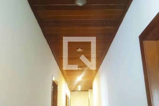 Casa à venda com 7 quartos, 640m² em Santa Tereza, Belo Horizonte