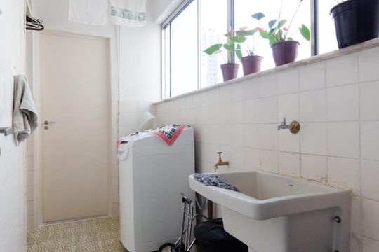 Lavanderia de apartamento para alugar com 2 quartos, 80m² em Centro, Campinas