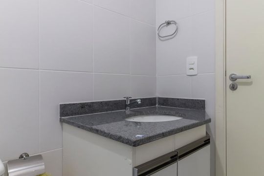 Banheiro de apartamento à venda com 1 quarto, 36m² em Vila Leopoldina, São Paulo