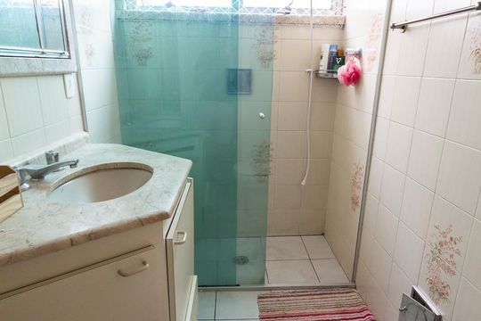 Banheiro de apartamento para alugar com 2 quartos, 72m² em Perdizes, São Paulo