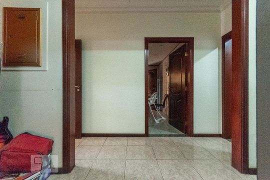 Hall Escada de casa à venda com 4 quartos, 445m² em Vila Nogueira, Campinas