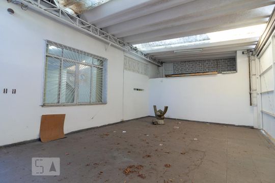 Garagem de casa à venda com 3 quartos, 500m² em Vila Congonhas, São Paulo