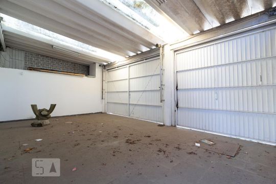 Garagem de casa à venda com 3 quartos, 500m² em Vila Congonhas, São Paulo
